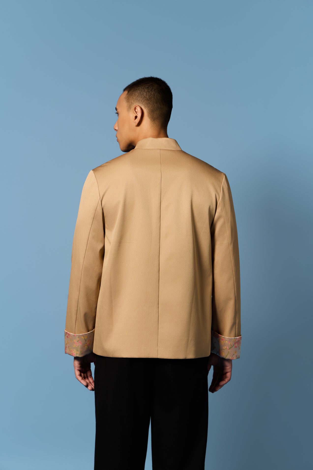 Flipped Cuff Men’s Top in OAK + GOLD