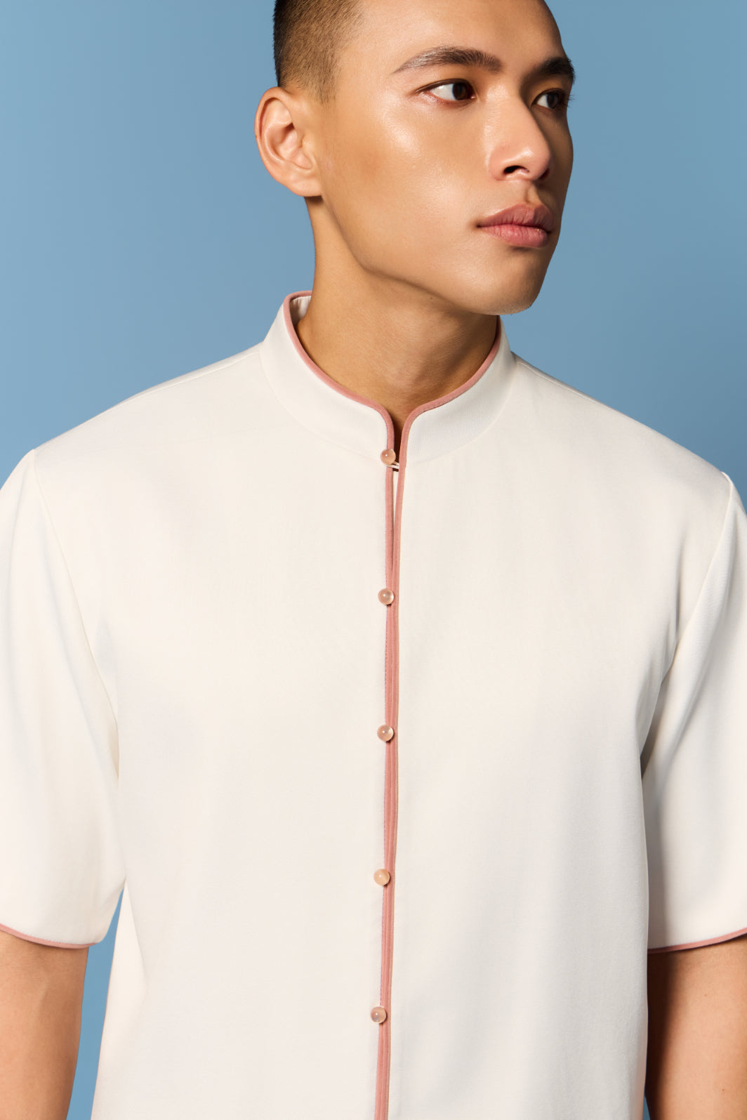 Piped Men’s Top in White