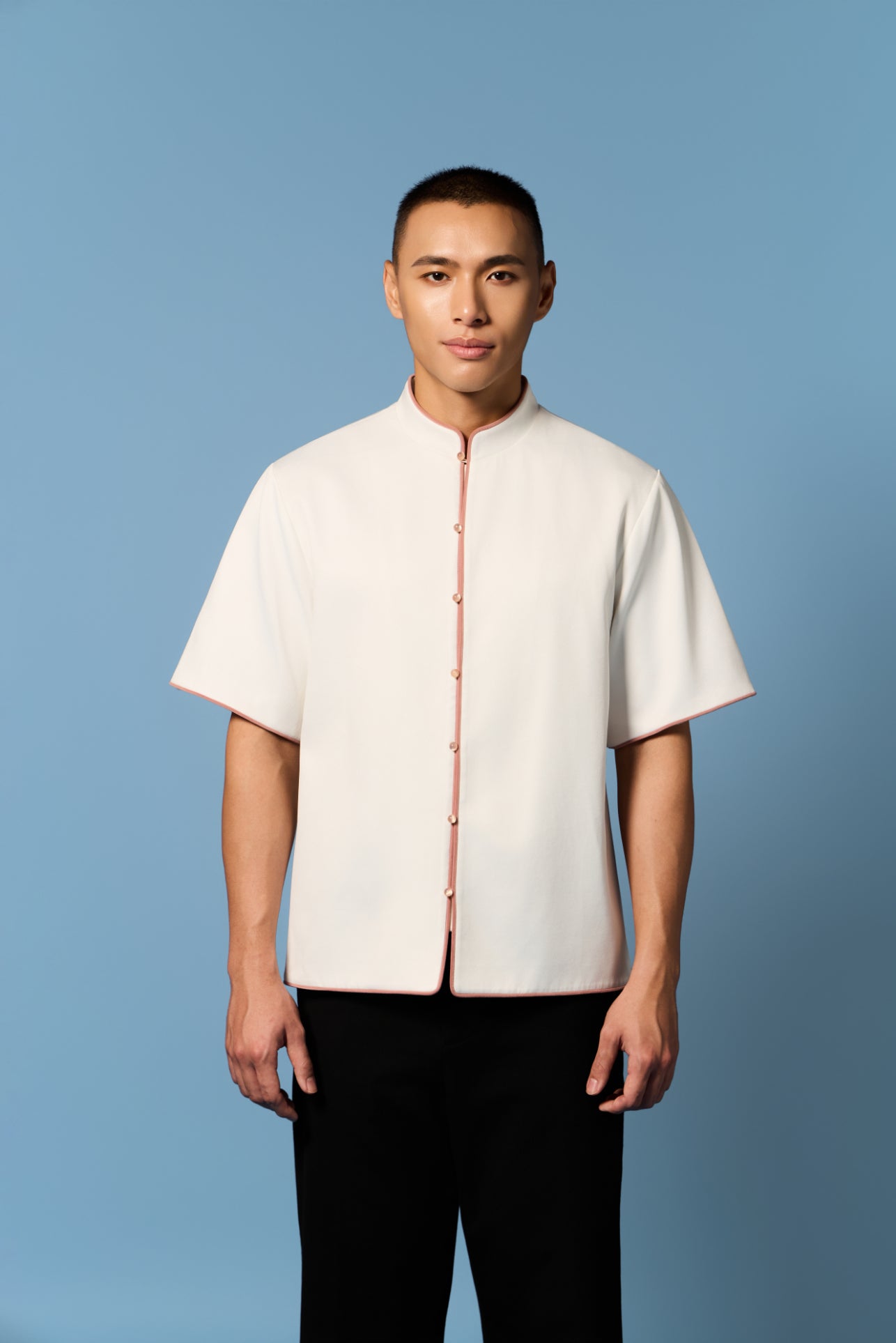 Piped Men’s Top in White