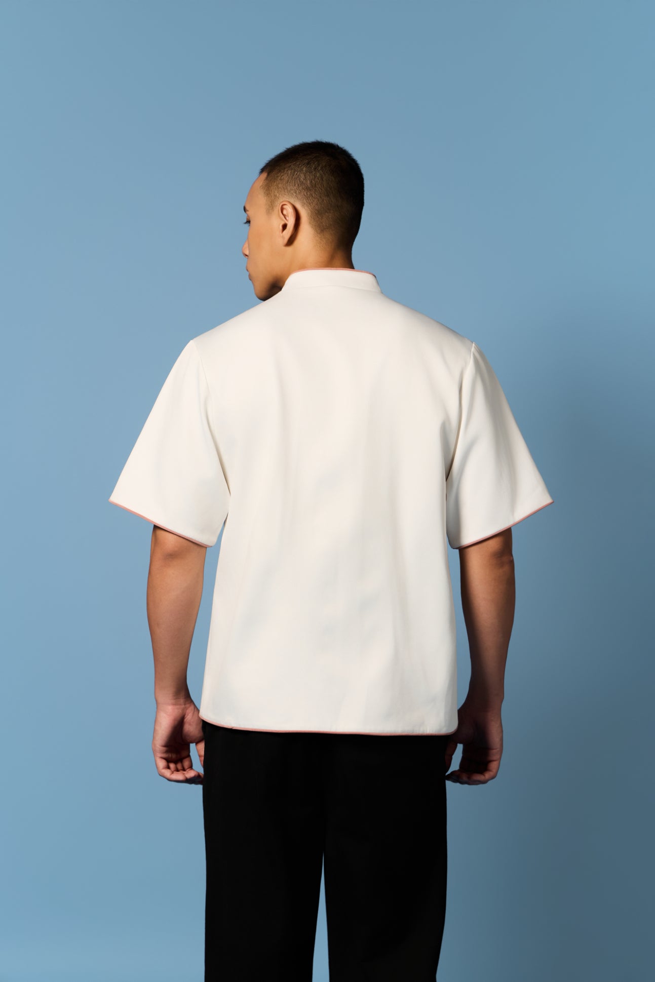 Piped Men’s Top in White