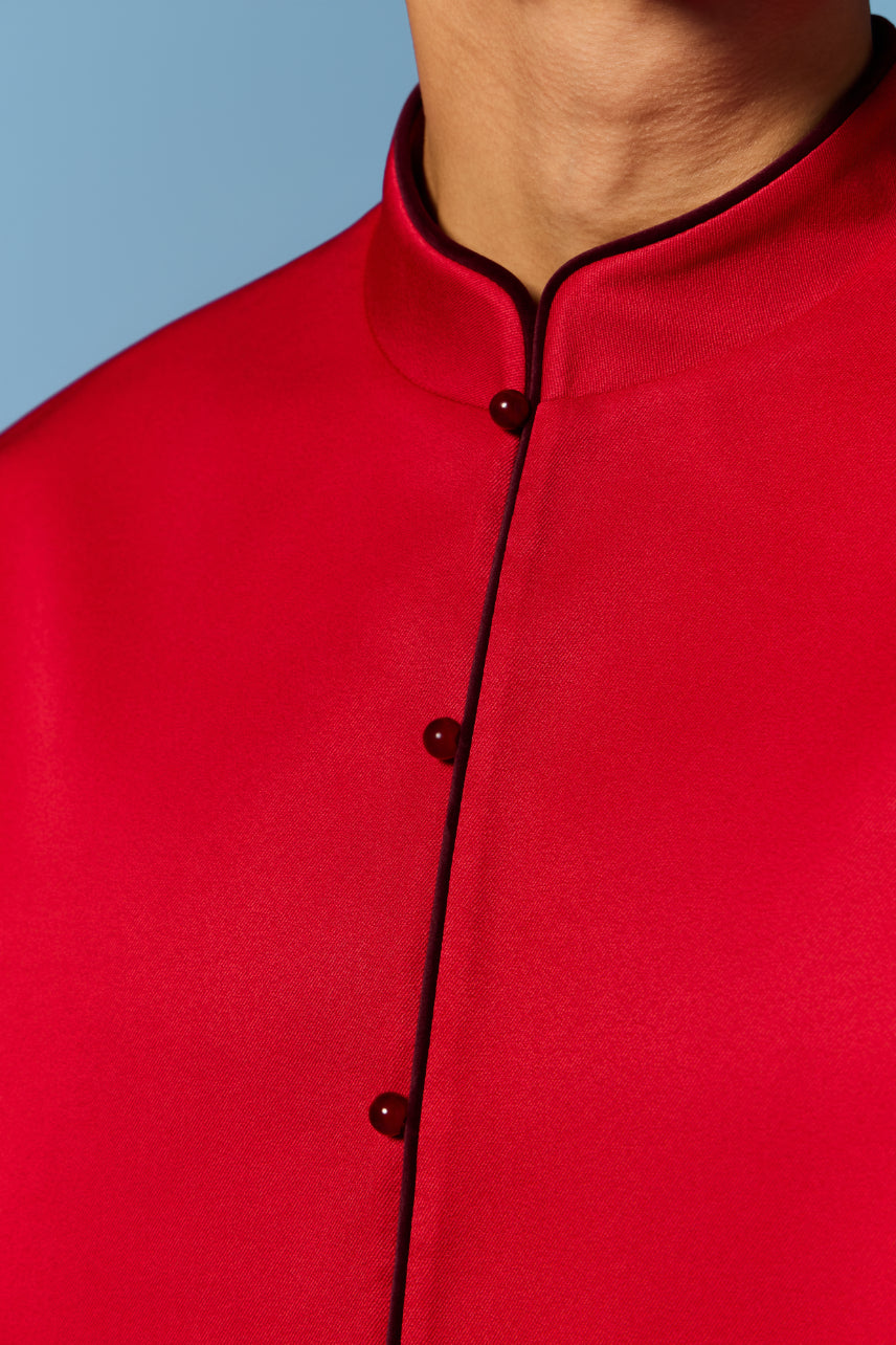 Piped Men’s Top in Red