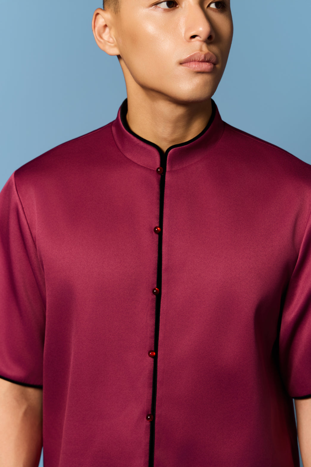 Piped Men’s Top in BERRY