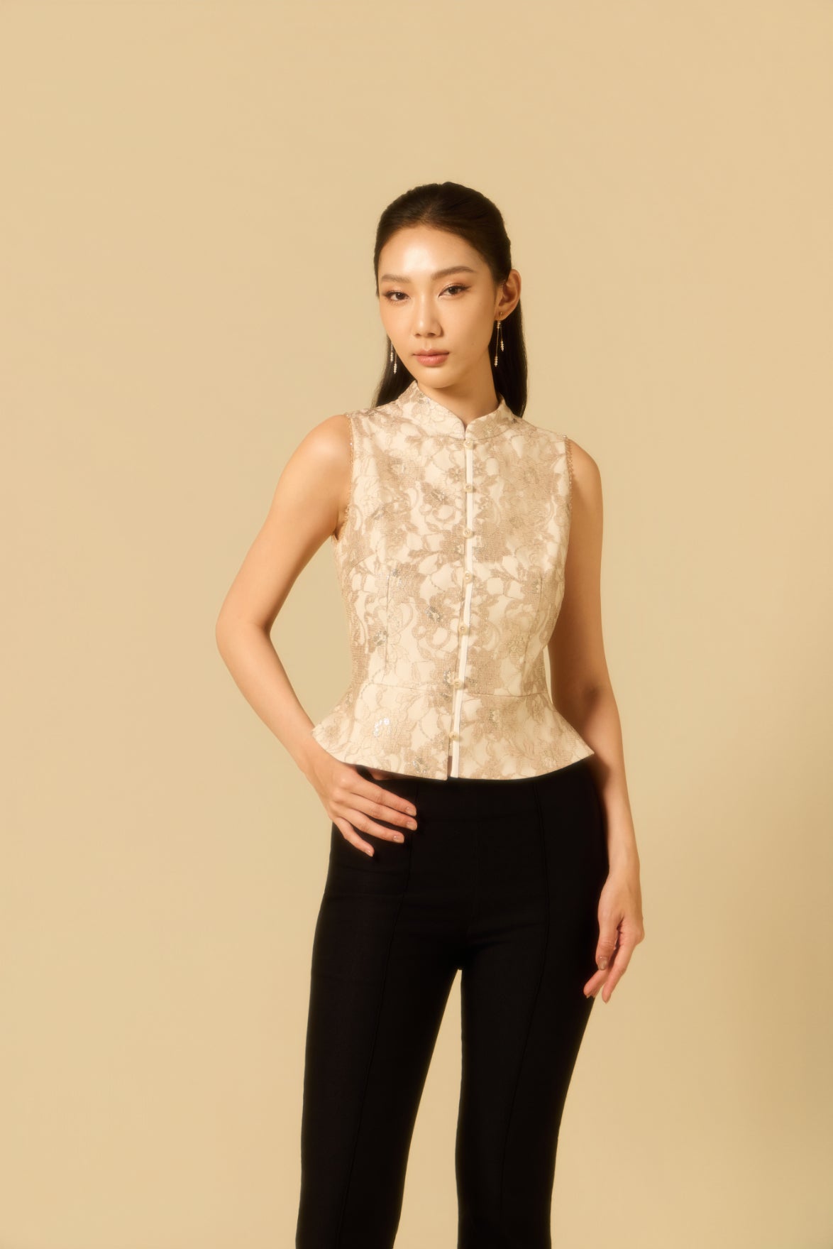 Lacey Vest in Light Gold